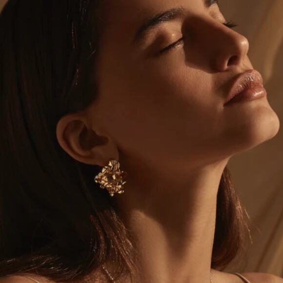 Amber Sceats 24K Gold Plated Reese Earrings NWT $229 MSRP - Picture 1 of 10